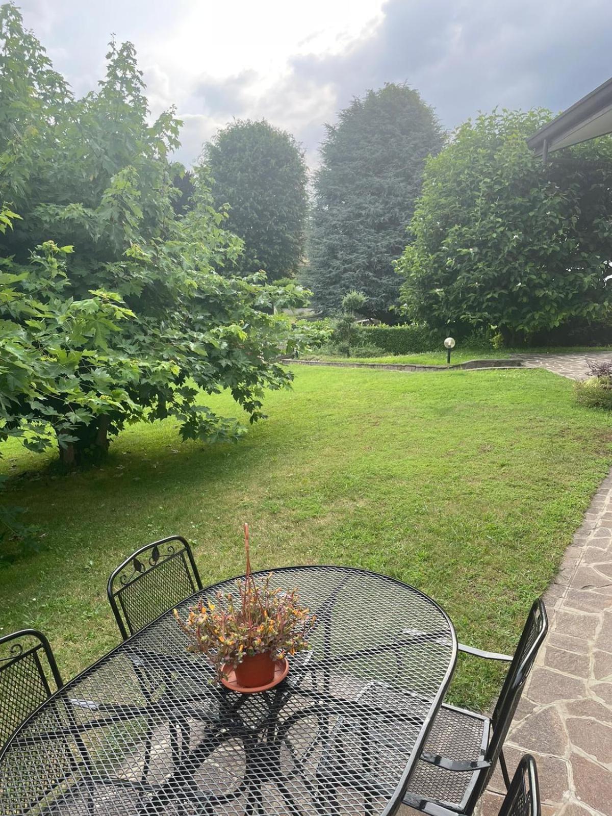 B&B Marilena Guanzate Экстерьер фото